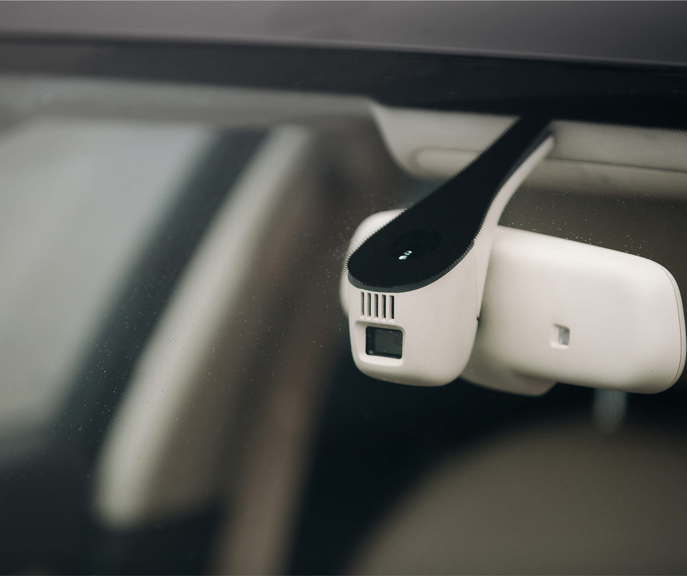Auto stiklu maiņa, auto stiklu remonts, vējstikla kameras kalibrēšana, tonēšana auto stikliem, auto stiklu tirdzniecība, AUTO-GLASS.LV
