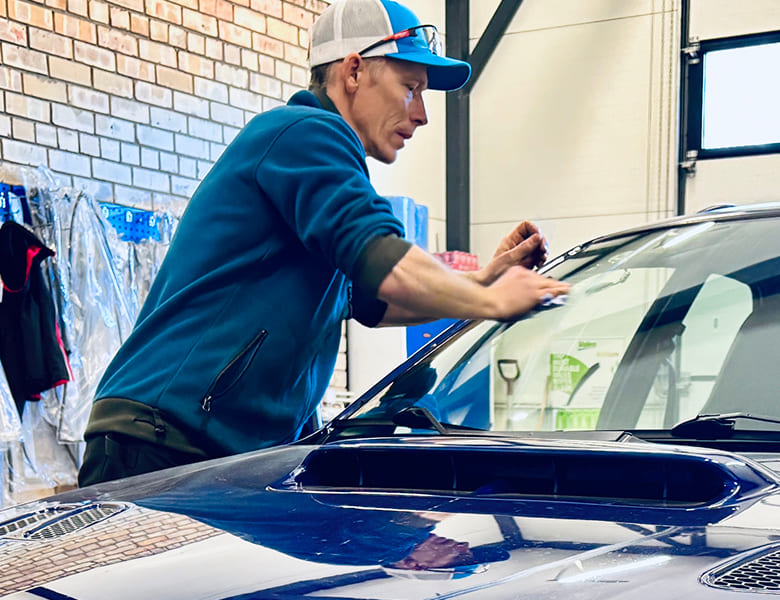 Auto stiklu maiņa, auto stiklu remonts, vējstikla kameras kalibrēšana, tonēšana auto stikliem, auto stiklu tirdzniecība, AUTO-GLASS.LV